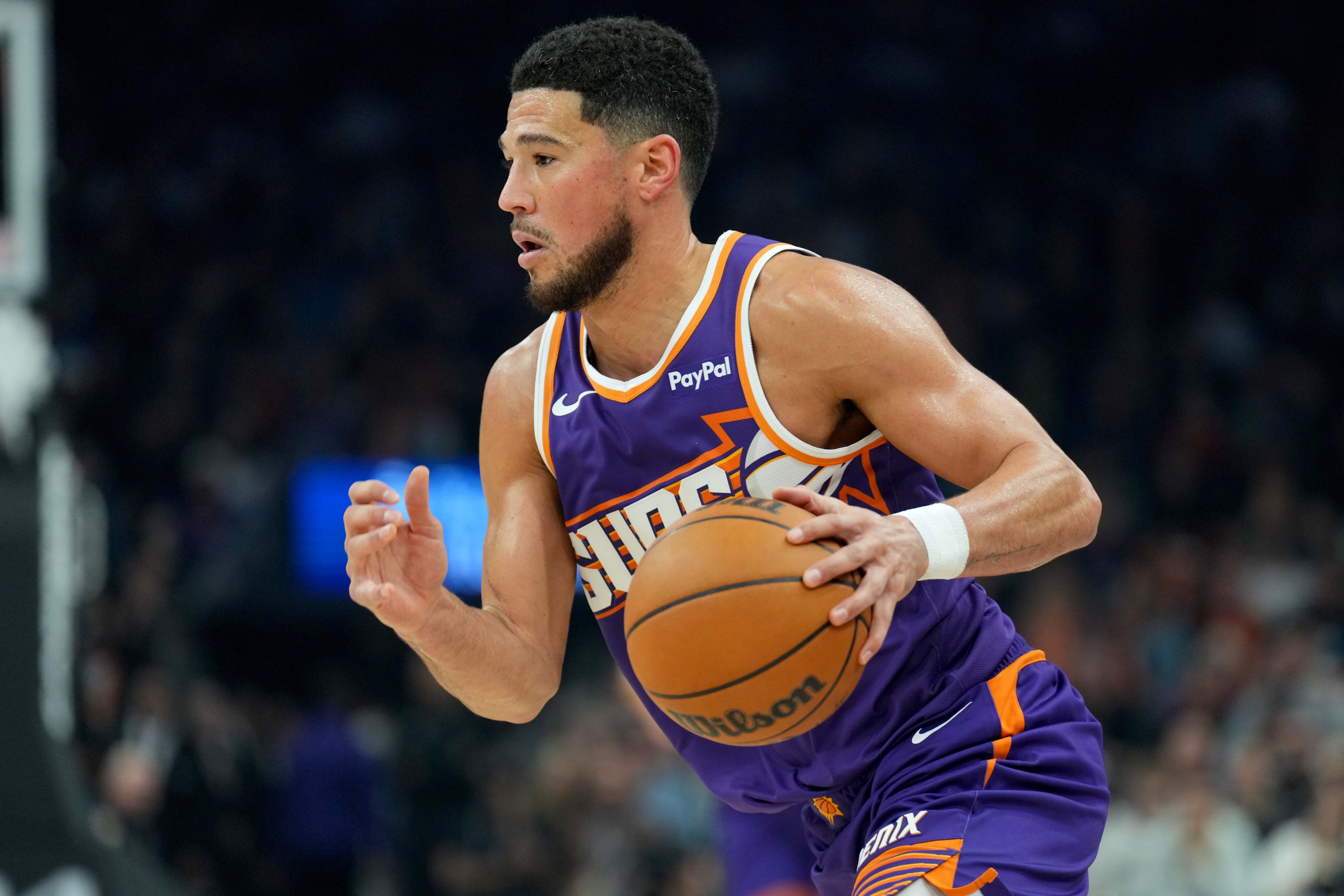 九游体育怎么看直播-稳定输出！布克半场9中5拿下12分2板3助